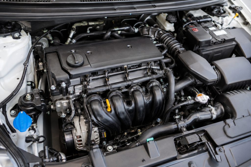 Двигун Hyundai Elantra MD 1.6 MPI – детальний вигляд моторного відсіку